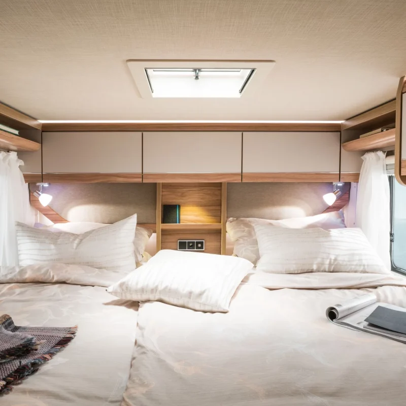 hy17_exi588_silber_chia_san_interior_bett_infunktion