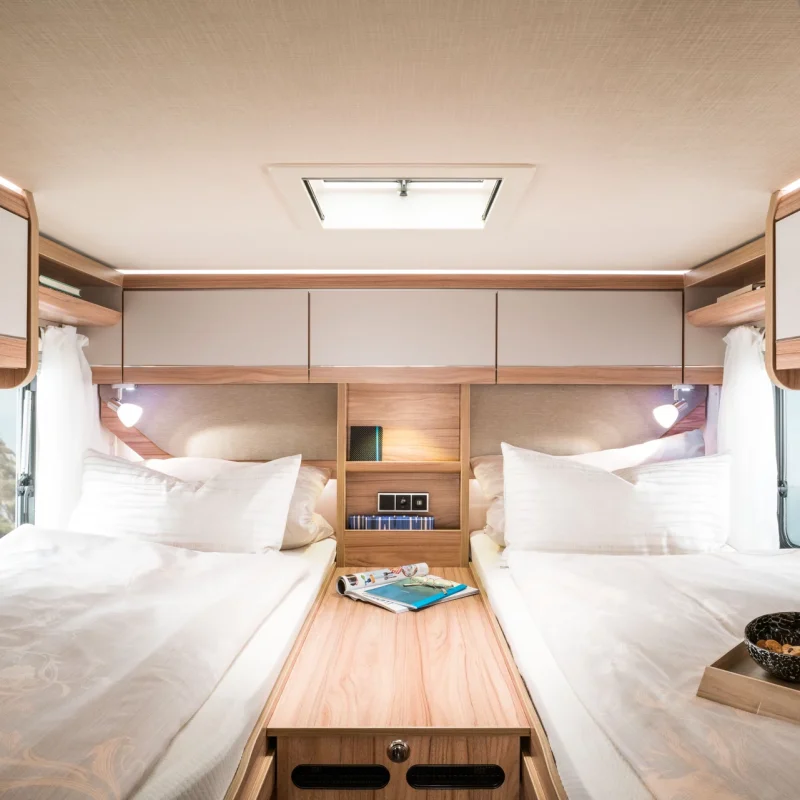 hy17_exi588_silber_chia_san_interior_bettstauschraenke_in_funktion_1