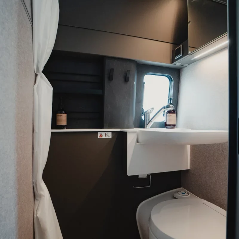 hymer_gcs_crossover_innenansicht_bad_dsc02262-screen