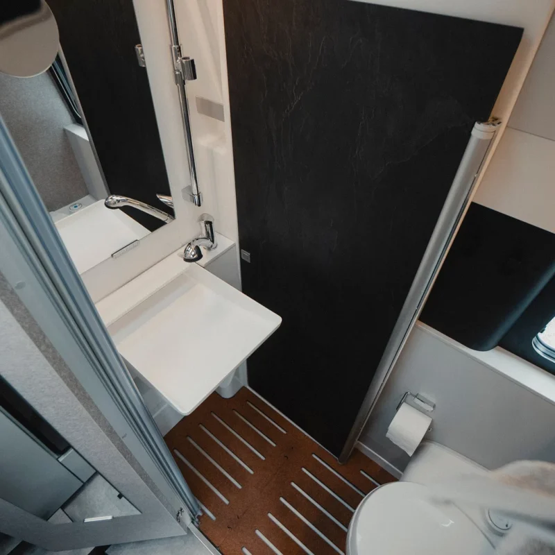 hymer_grand_canyon_s_700_bad_von_oben_dsc05143-screen